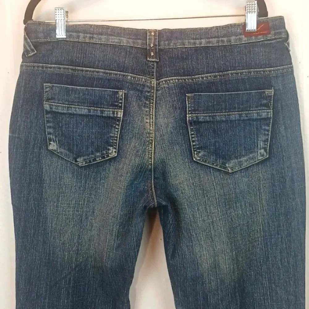 Y2K NEESO medium wash boot cut silver studded premium jeans sz 15